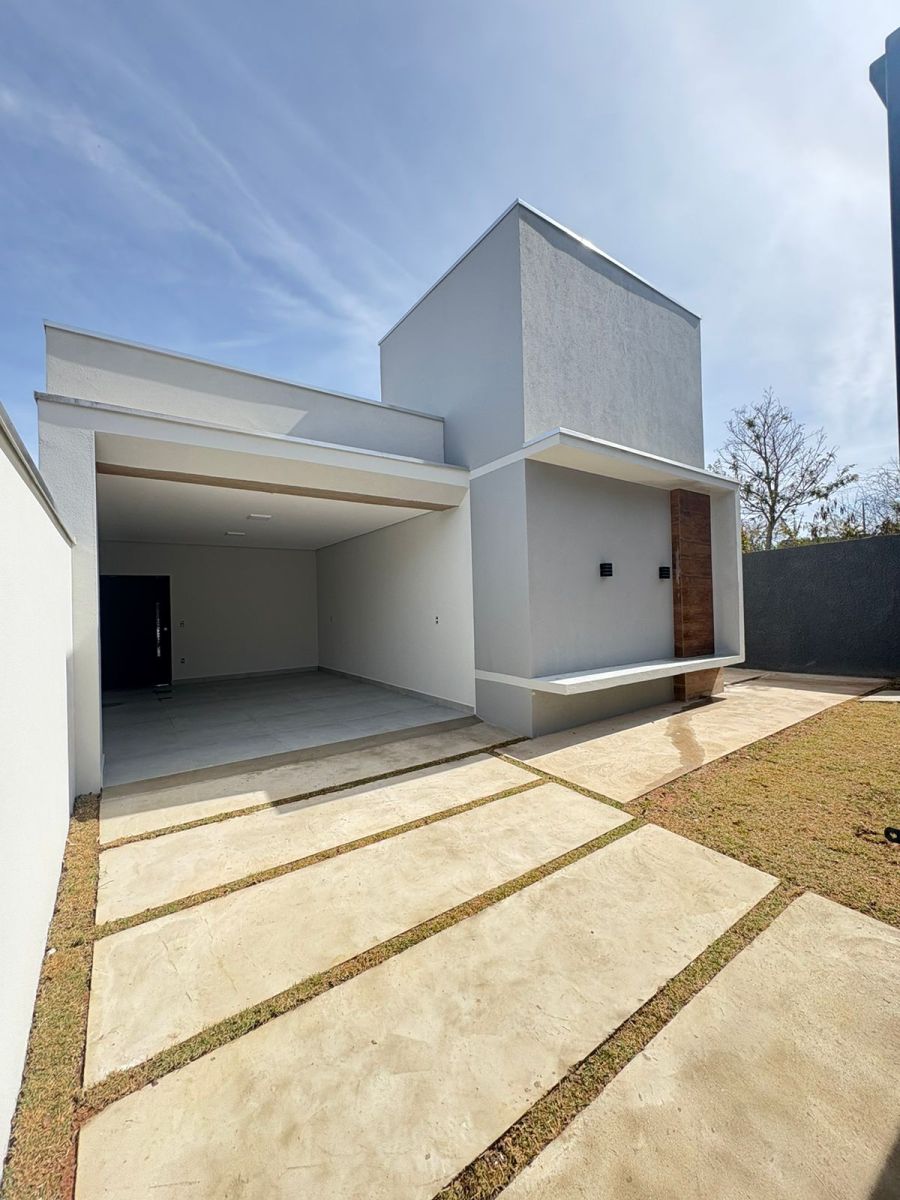 Casa Alto Padrão - Venda - . - Serra Negra - SP