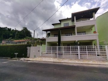 Casa em Bairro Nobre em Serra Negra-SP